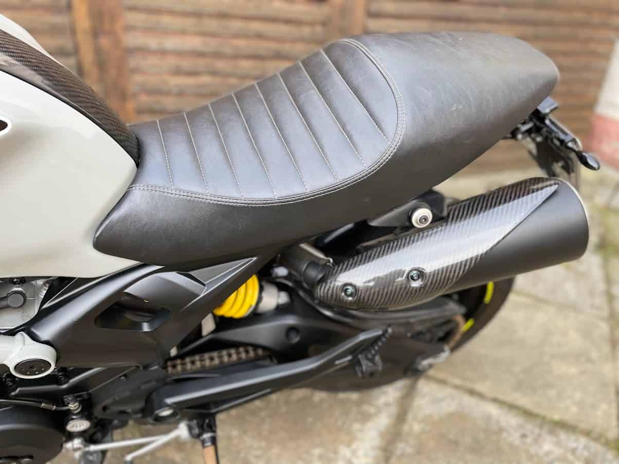DUCATI MONSTER 696
