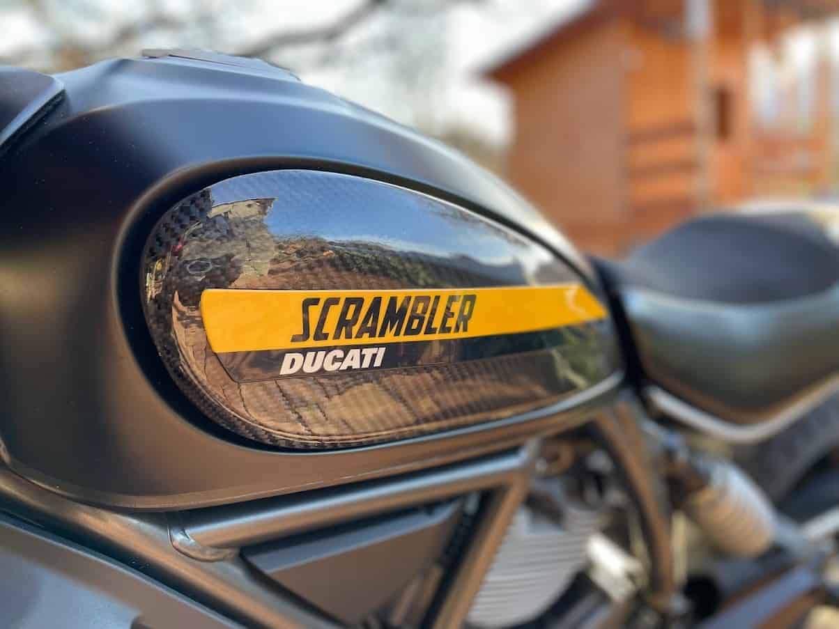 Kryt nádrže Ducati - karbon, levá strana