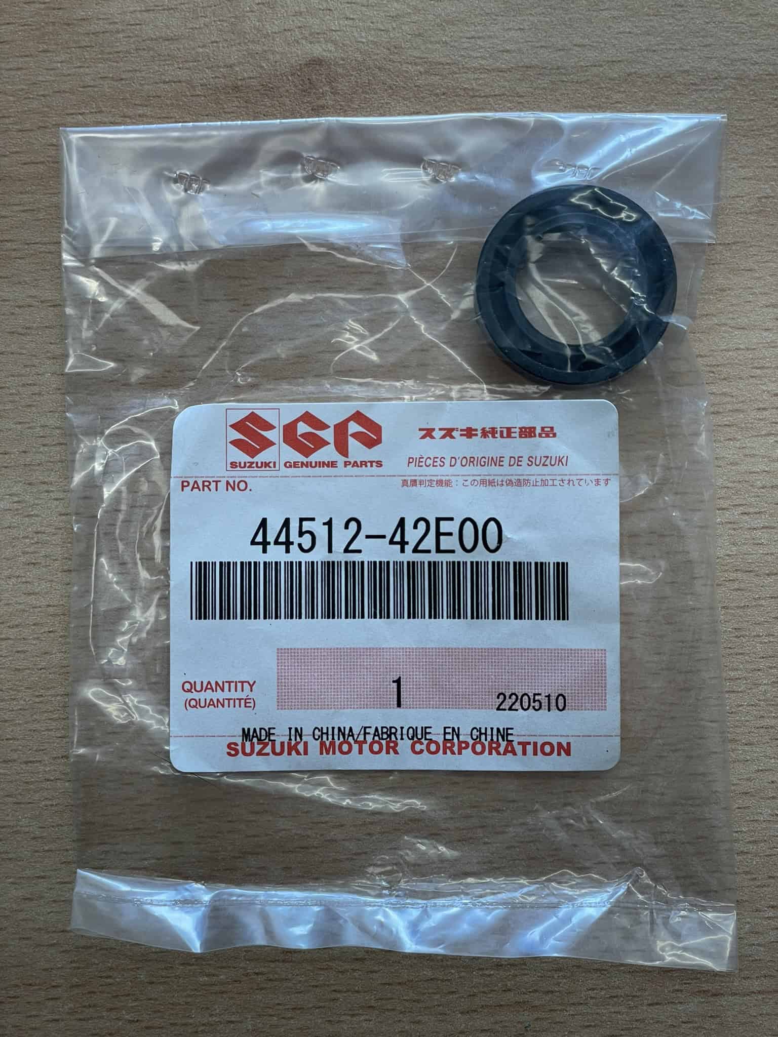 SUZUKI-gumový silentblok nádrže(kroužek) 44512-42E00