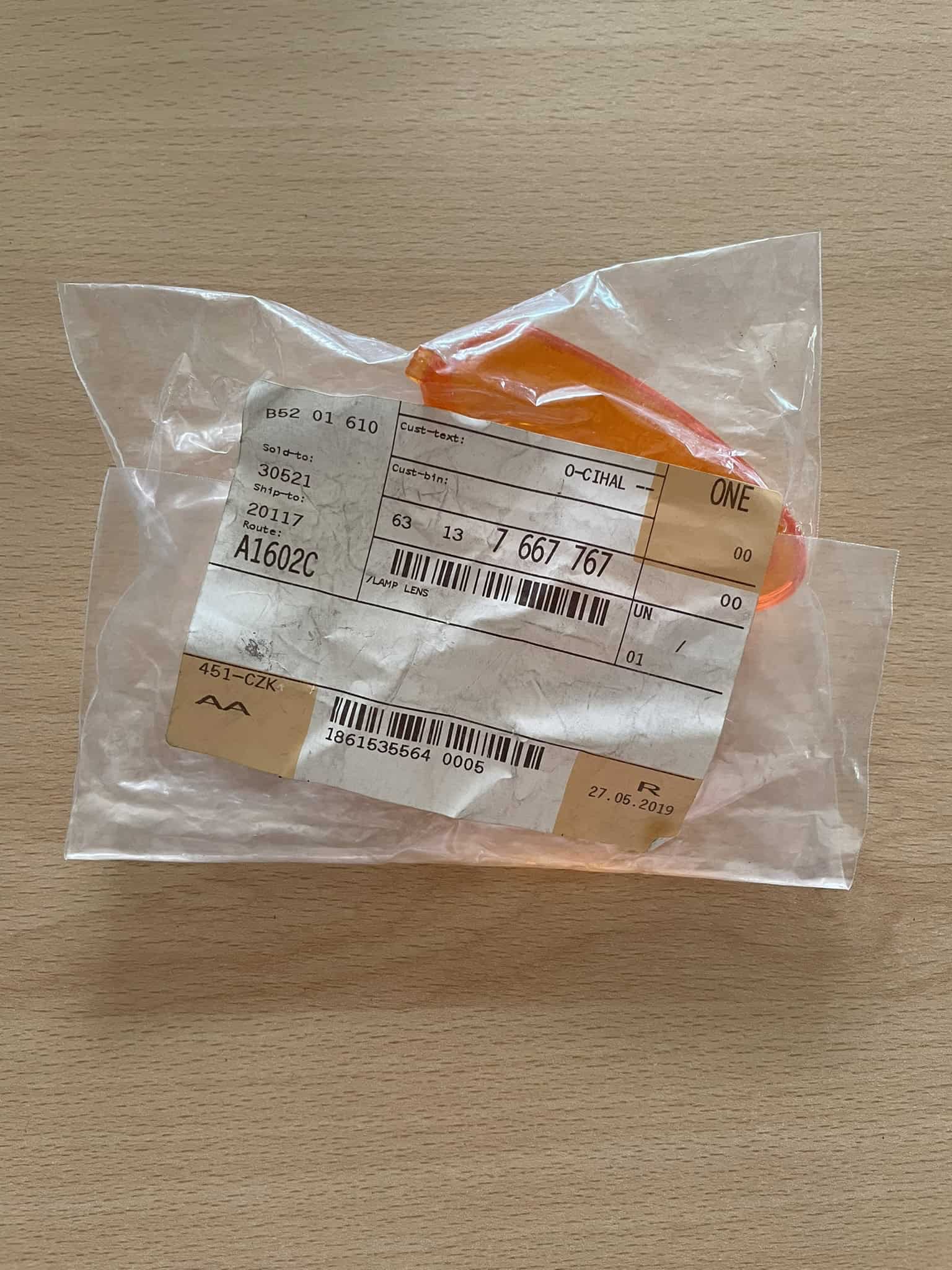 BMW - sklo blinkru(oranžové) 63137667767