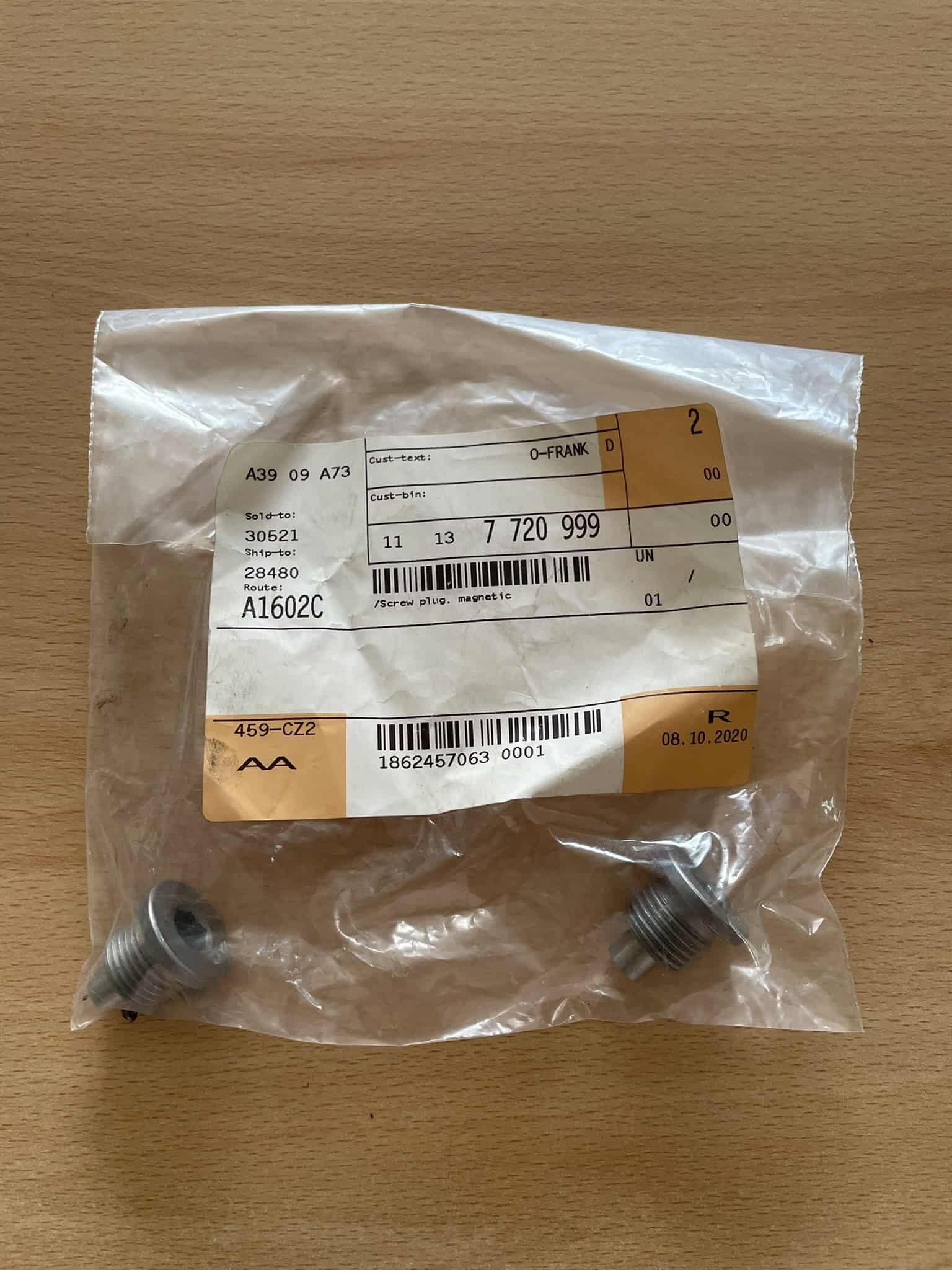 BMW - výpustná zátka s magnetem 11137720999