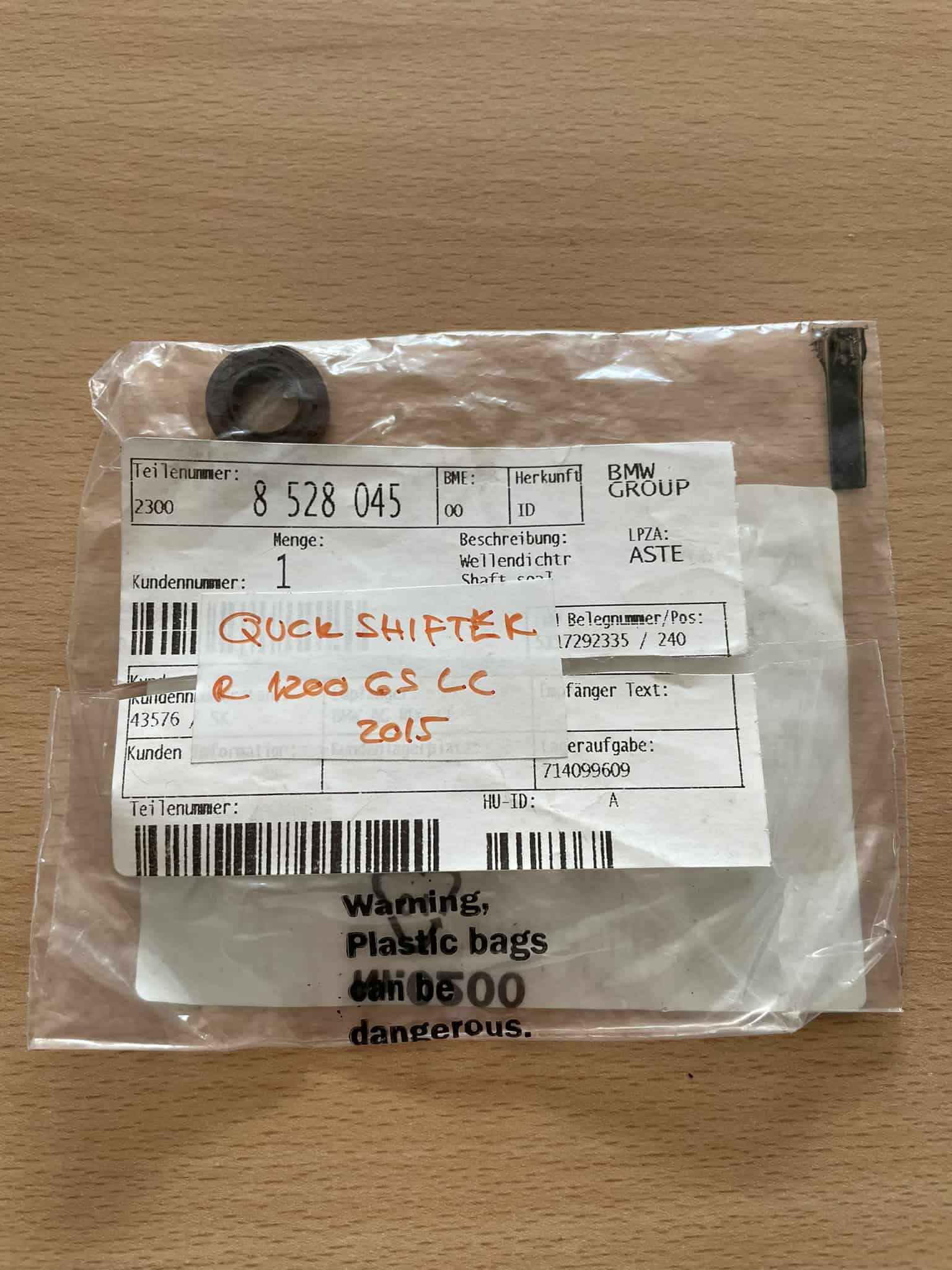 BMW - gufero R 1200 GS LC 23008528045