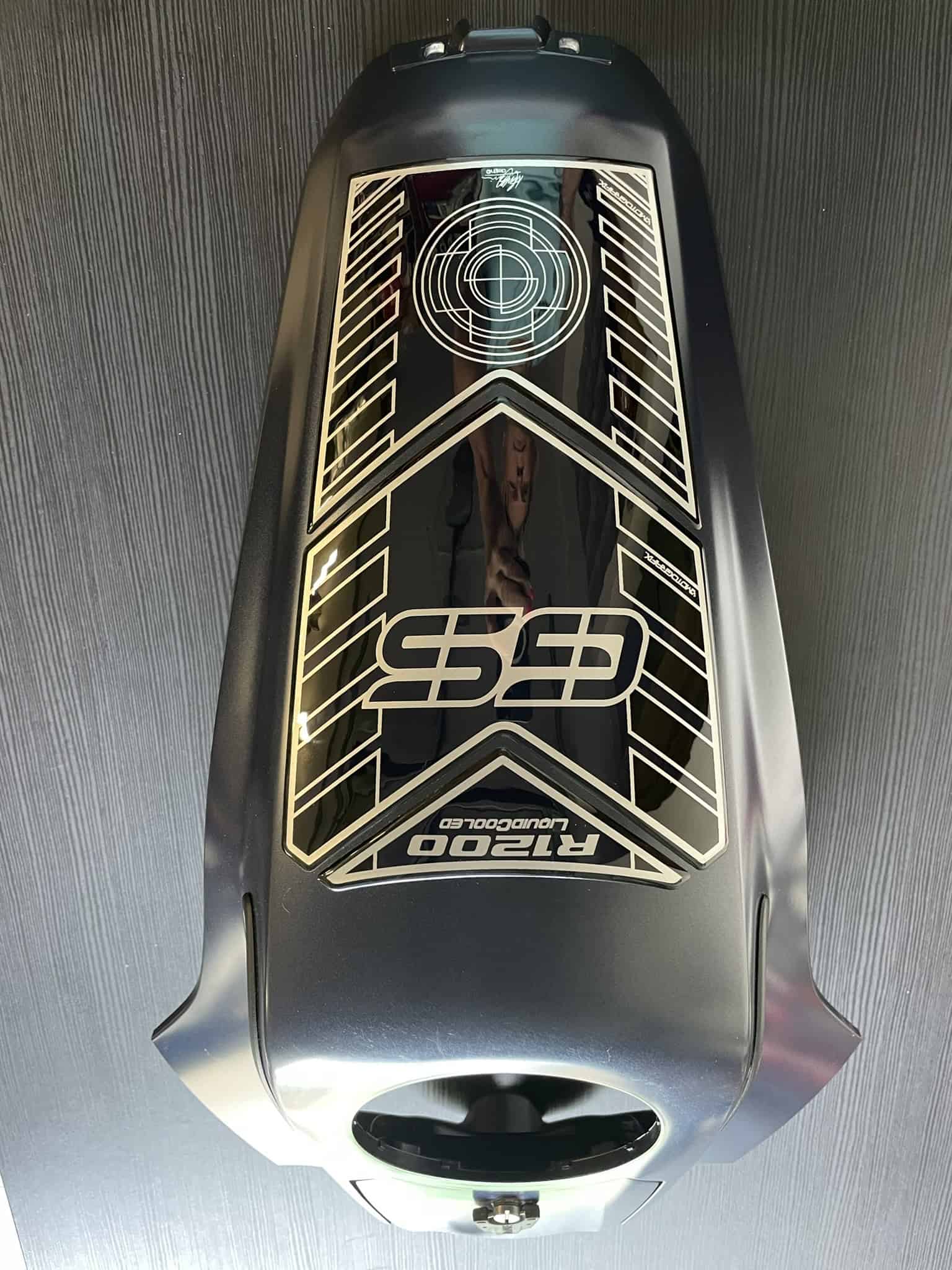 BMW - střední kryt nádrže R 1200 GS LC 46638536936